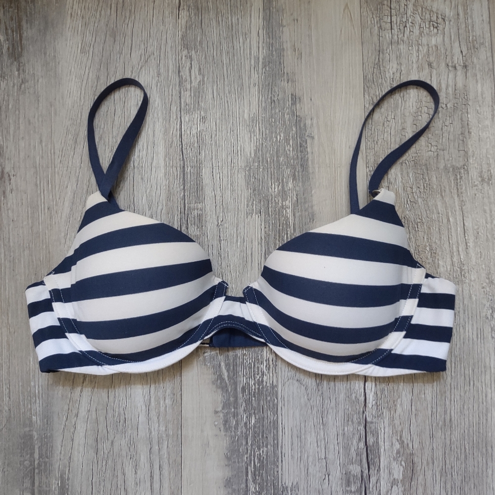 Gilly Hicks Bra